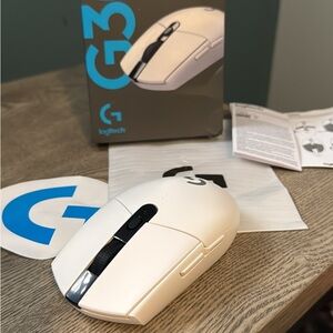Logitech White Wireless Gaming Mouse with Black Accents